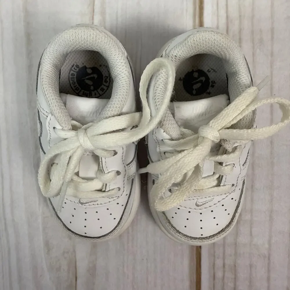 Kids Nike Air‎ Force 1 Low White Leather Lace Up Sneakers Size 4C